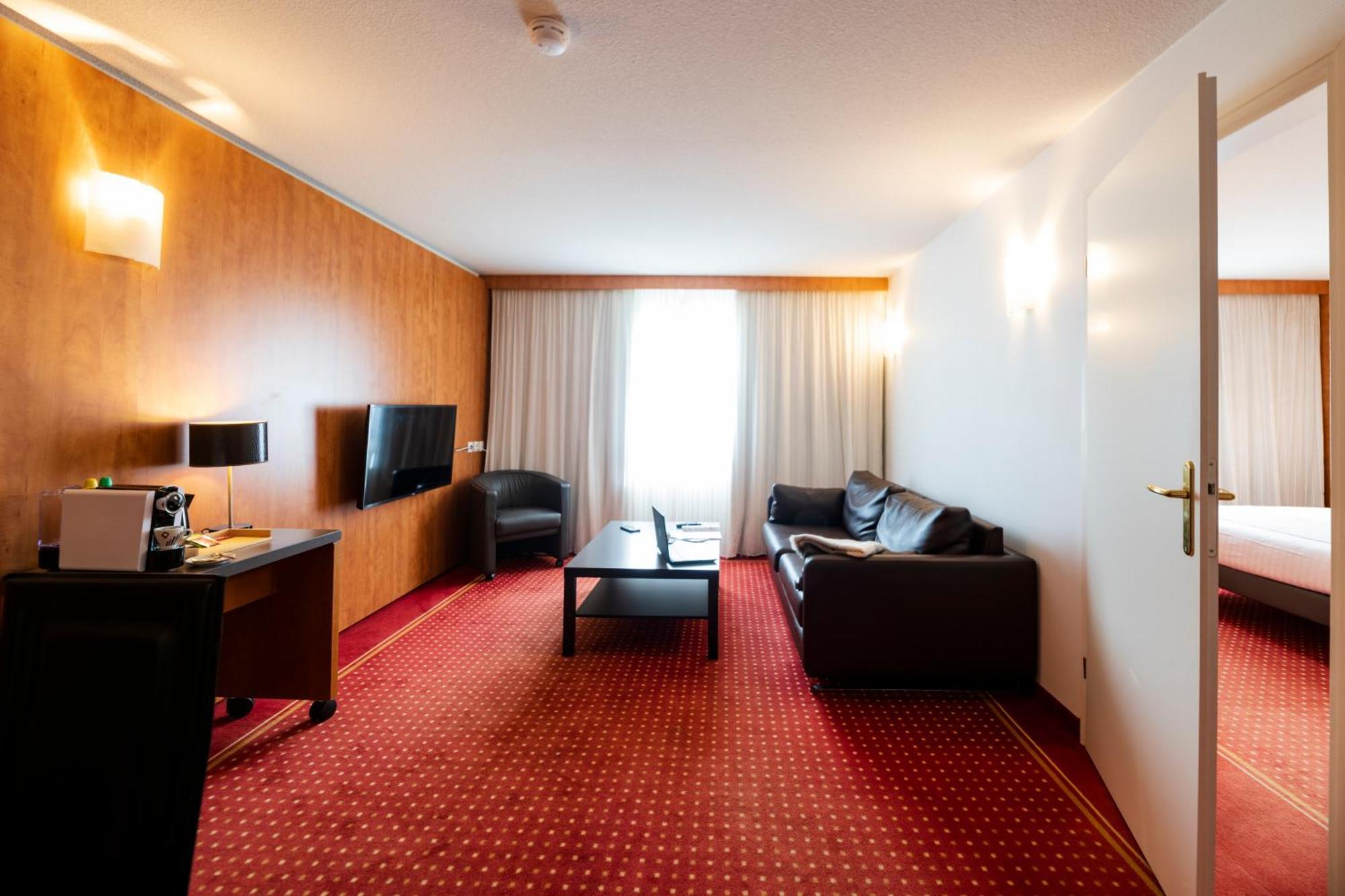 Cerise Bordeaux Aeroport Aparthotel