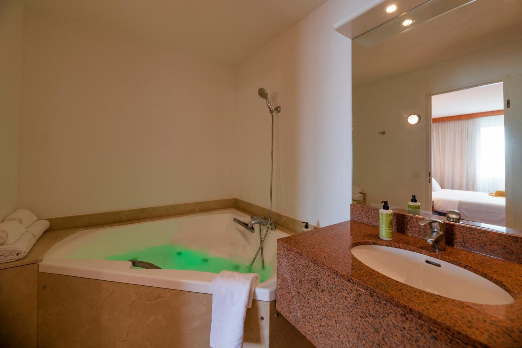 Aparthotel Cerise Bordeaux Aeroport *